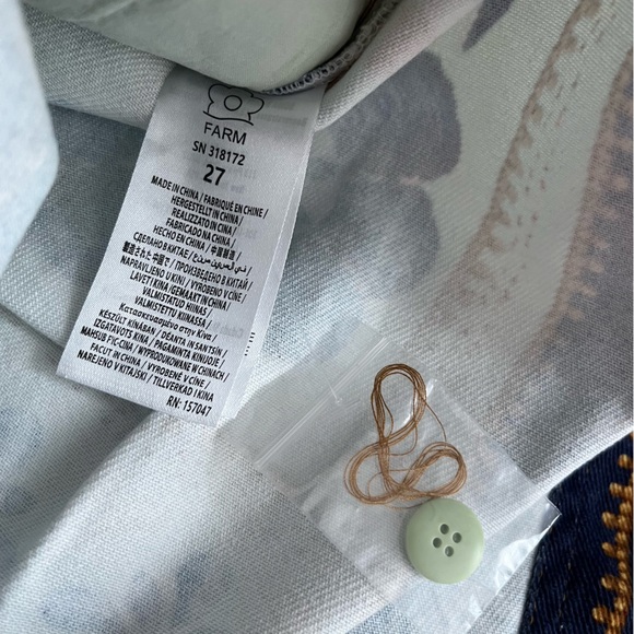 NWT FARM Rio Green Ocean Tapestry Belted Short 27 - Picture 7 of 13